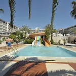 Hotell Seaden Corolla 4*