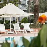 Seaden Corolla Hotell Side