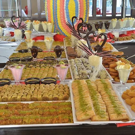 Hotel Seaden Corolla Side