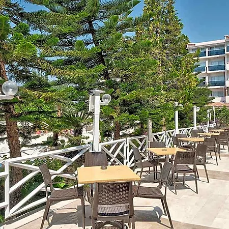 Seaden Corolla Hotel Side