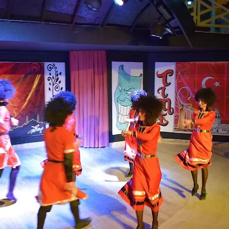 Seaden Corolla Hotell Side